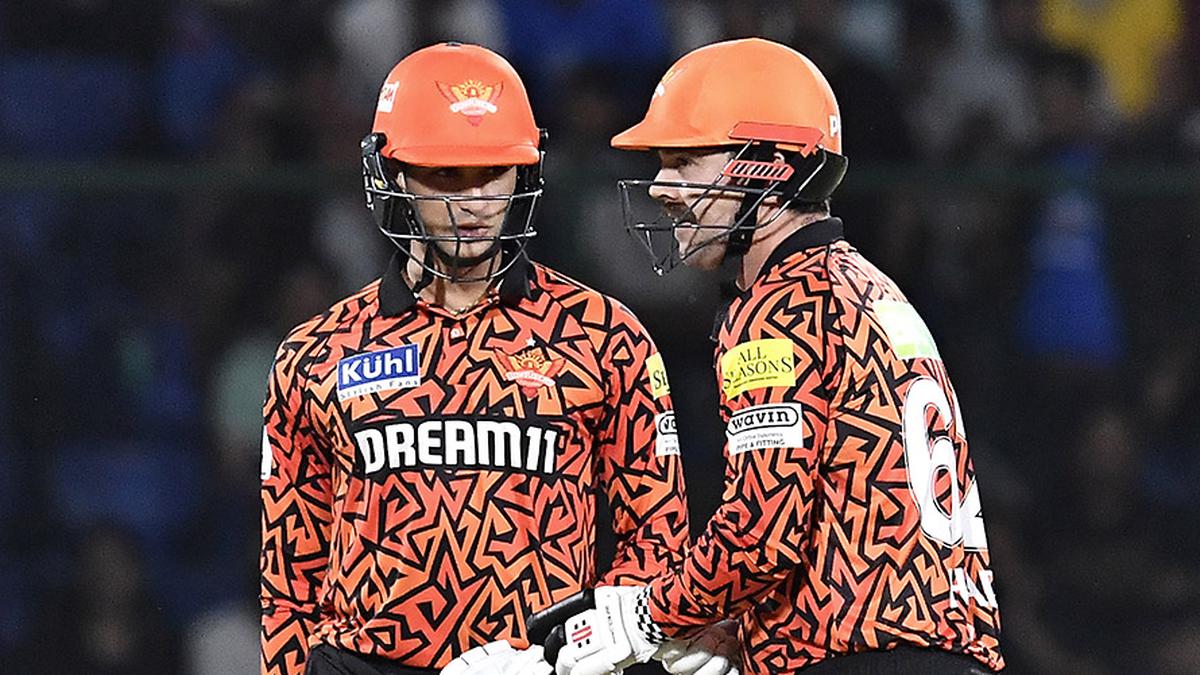 Sunrisers Hyderabad's Batting Onslaught Continues, RCB Falls Short