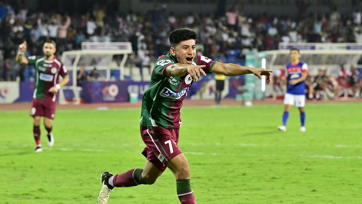 Mohun Bagan Thrash Bengaluru FC 4-0, Close in on ISL Shield