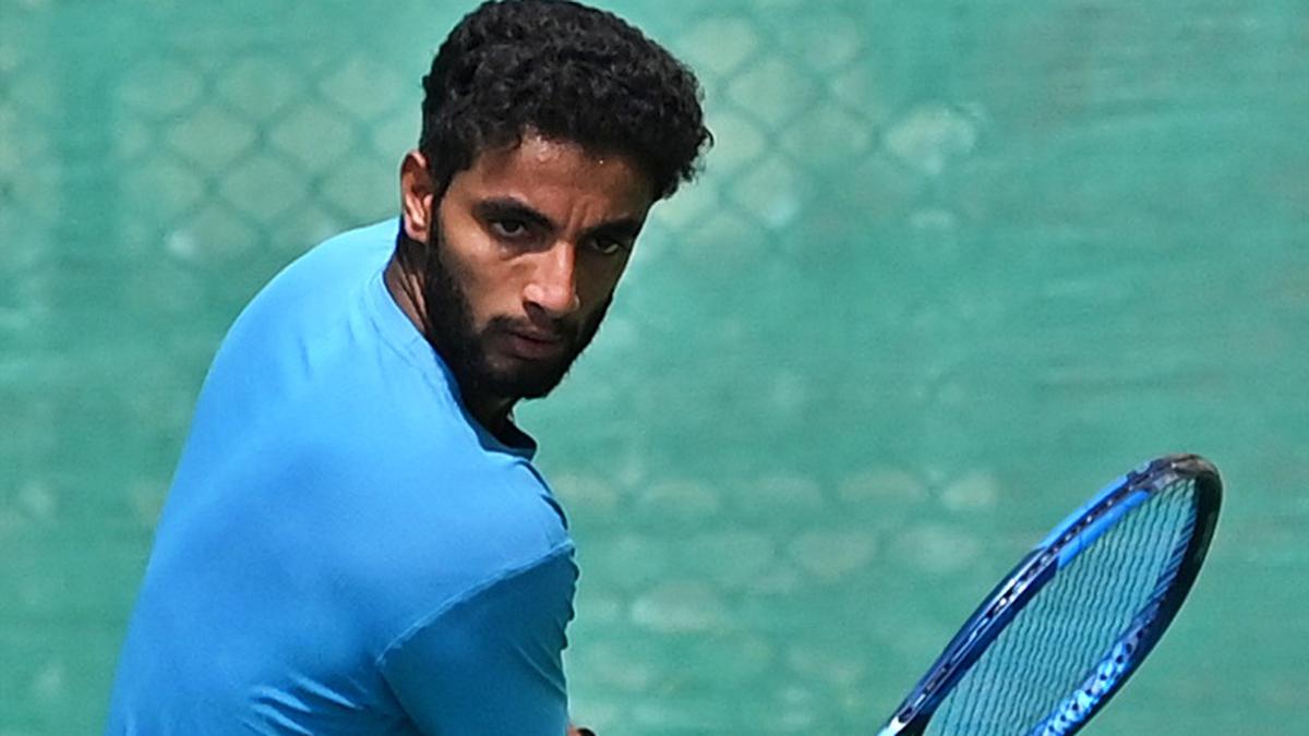 Manish Sureshkumar Stuns Second Seed in ITF Men's Tennis Tournament