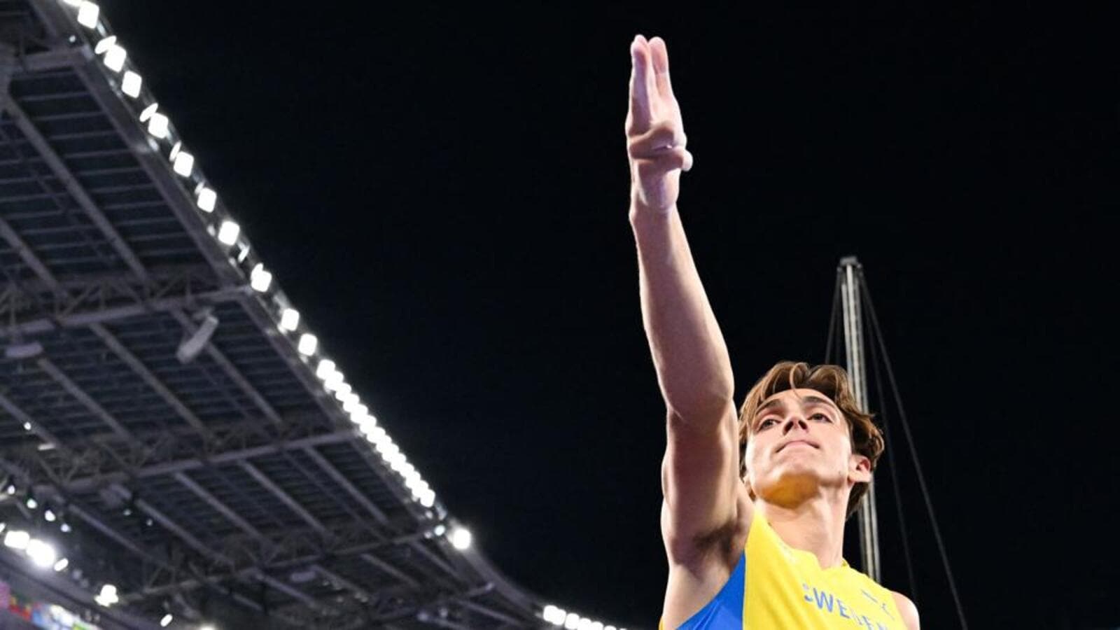 Armand Duplantis Breaks World Record for Ninth Time, Soaring to 6.25 Meters