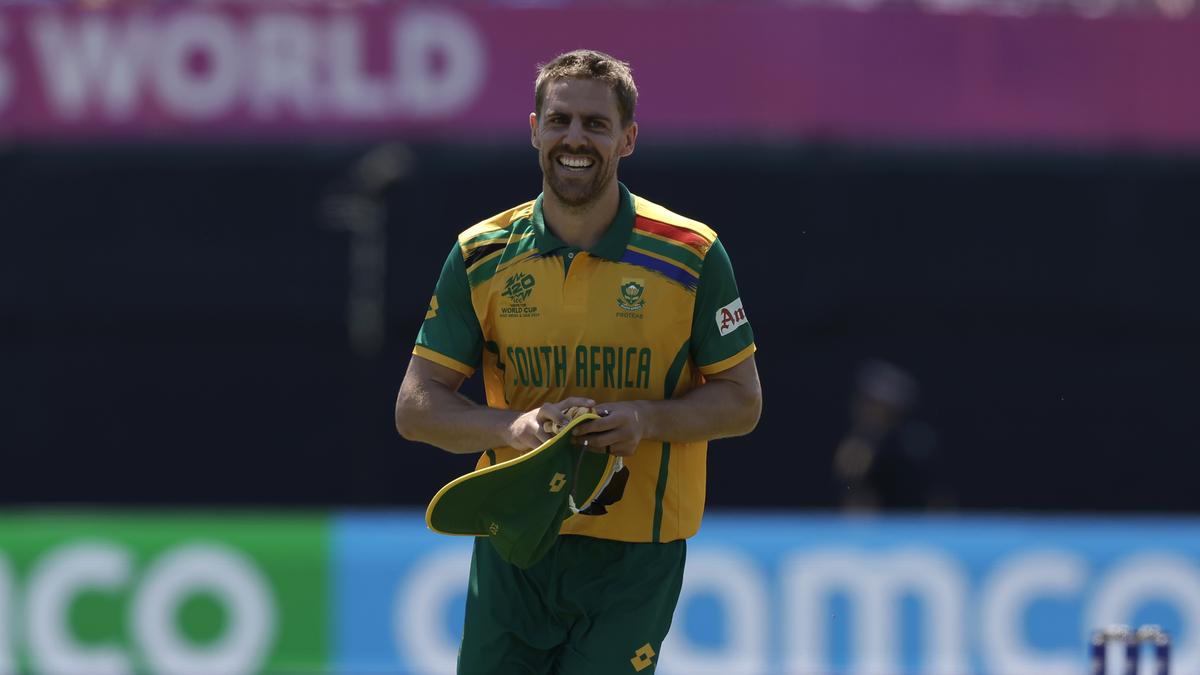 South Africa's Pacers Crush Sri Lanka for 77 in T20 World Cup