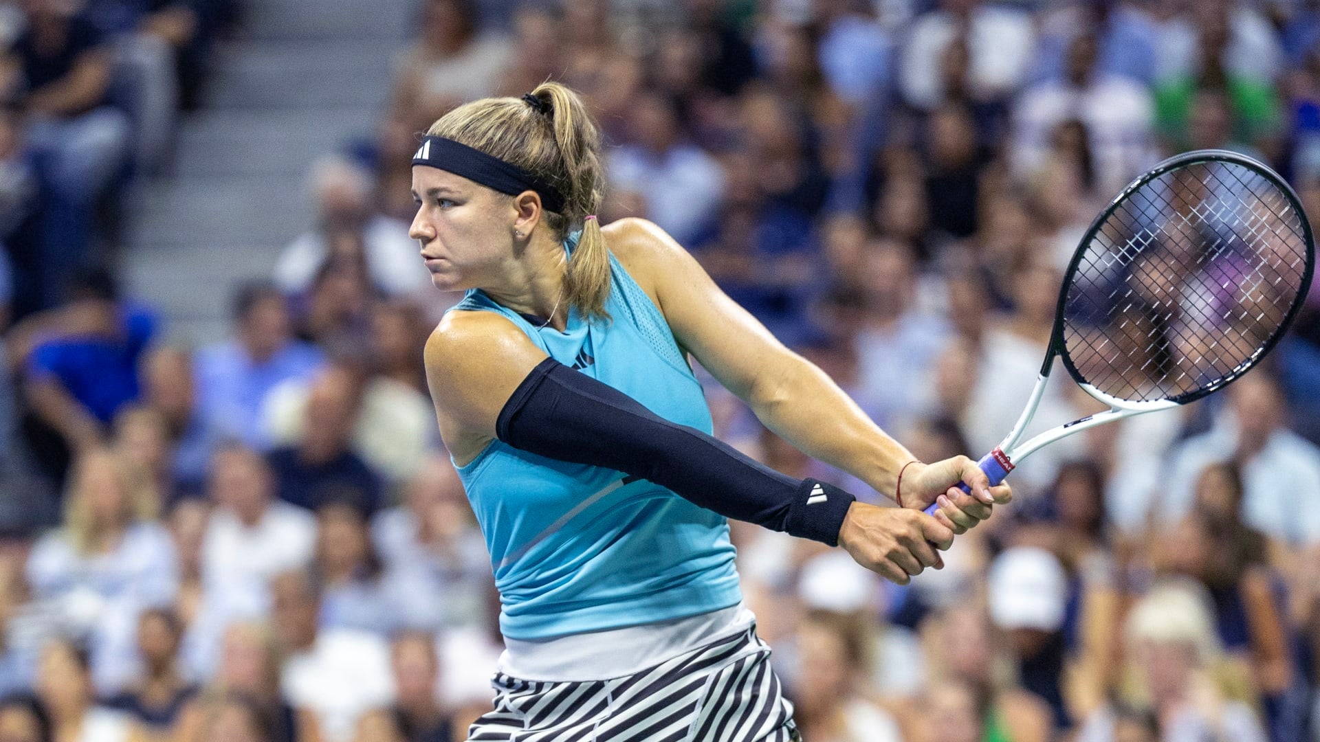 Karolina Muchova Returns to Practice After Wrist Surgery