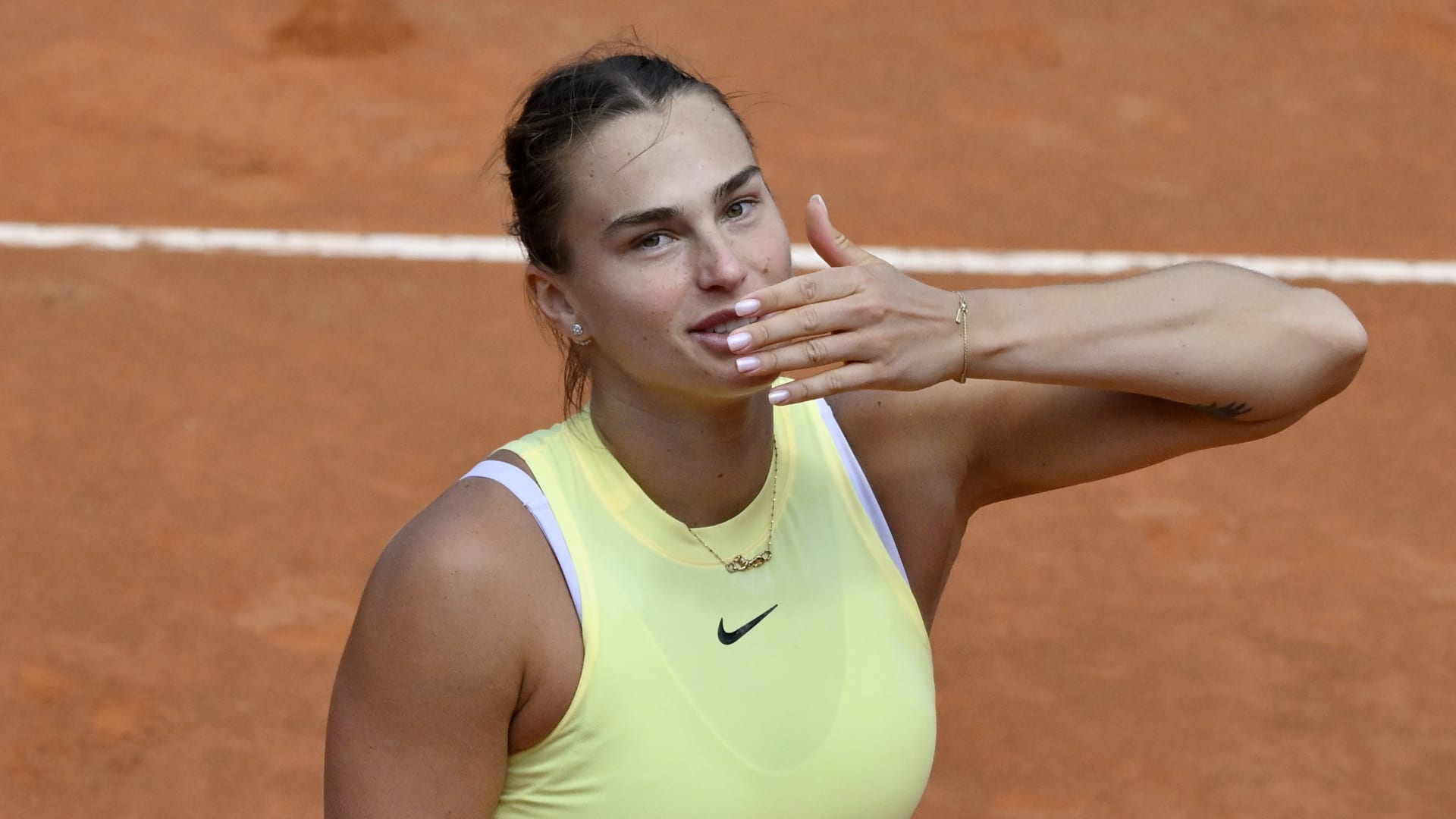 Sabalenka Powers into Italian Open Semis with Dominant Display