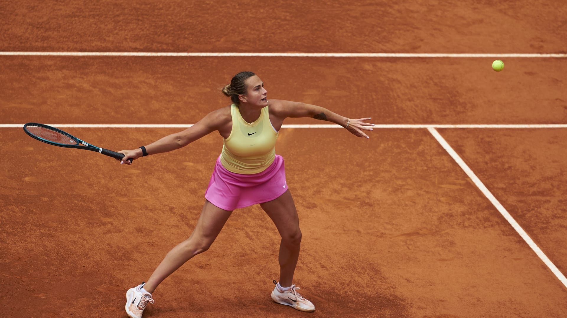 Sabalenka Faces Montgomery Upset Threat in Madrid, Over 18.5 Games Predicted