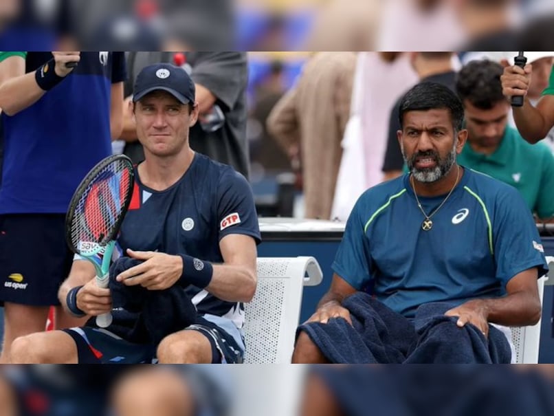 Bopanna and Ebden Advance to Paris Masters Quarterfinals