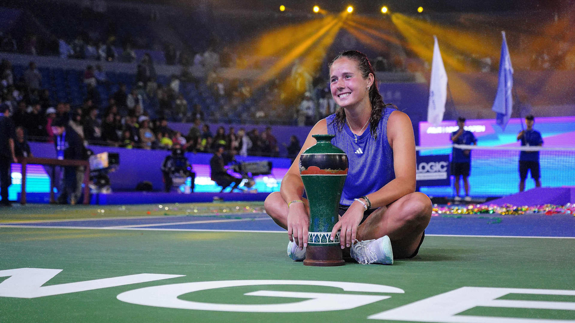 Kasatkina Consoles Andreeva in Heartwarming Post-Match Moment