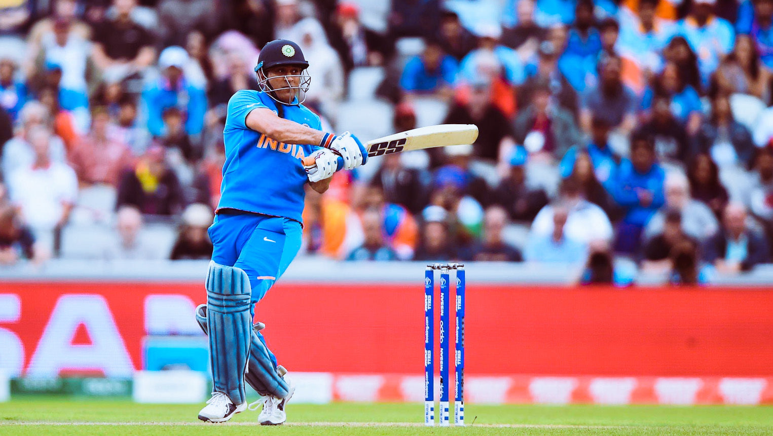 The Ultimate Guide to Dhoni's Cricket Equipment You Need to Know