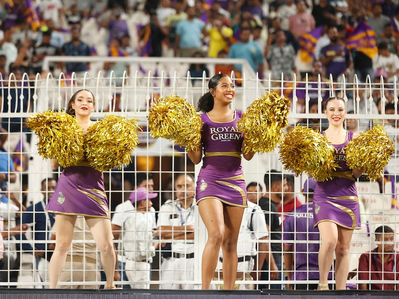 KKR Spinner Varun Chakravarthy Suggests Cheerleaders Dance Only for Sixes