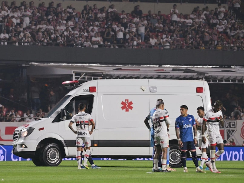 Uruguayan Defender Juan Izquierdo Collapses on Pitch, Rushed to Hospital