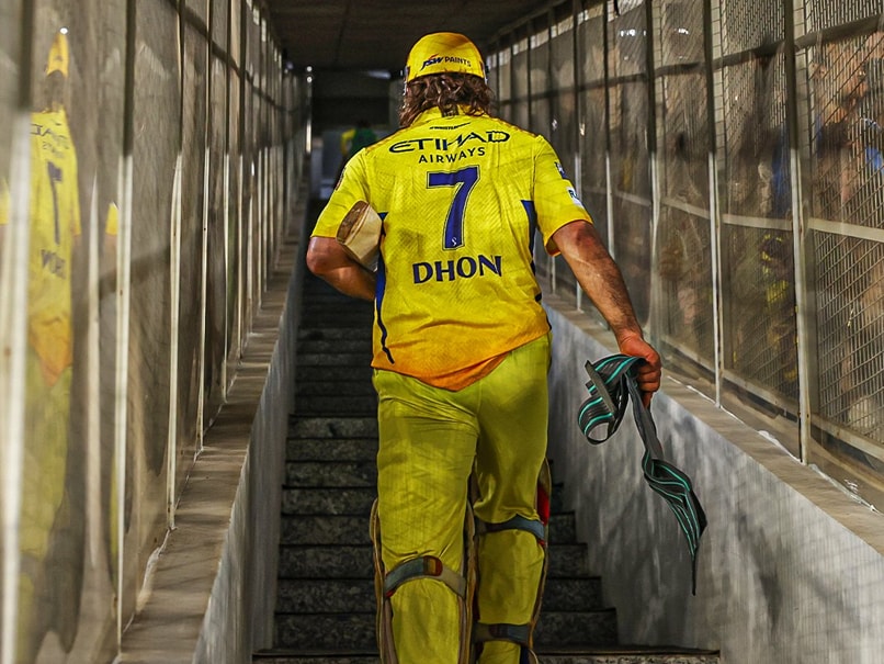 CSK Fans Intrigued by Cryptic Post, Speculate on Dhoni's Future