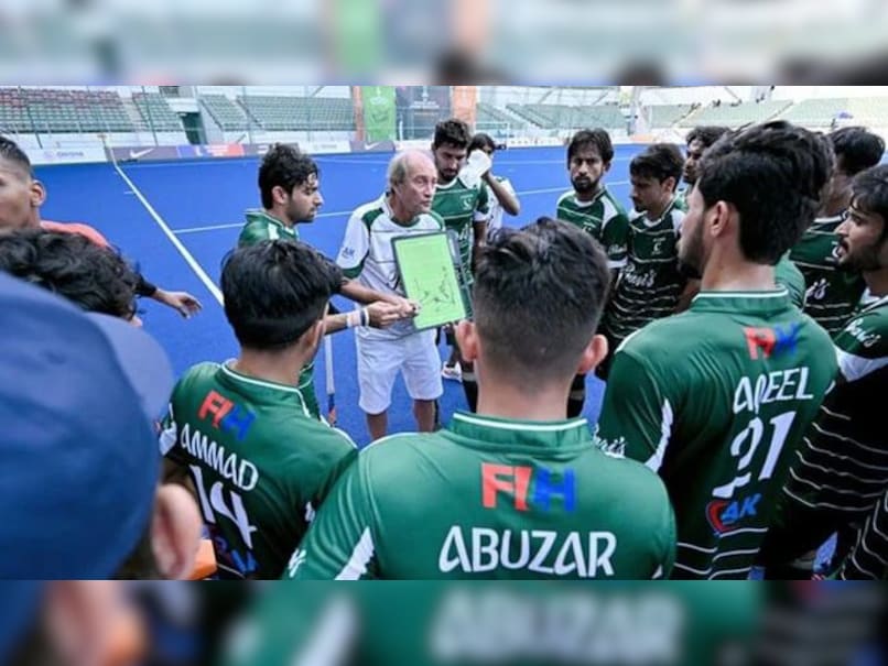 Pakistan Hockey Coach Oltmans Quits Over Contract Dispute