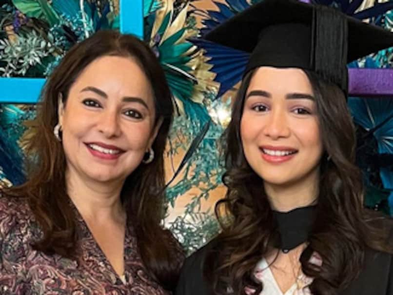 Sachin Tendulkar's Daughter Sara Completes Master's with Distinction