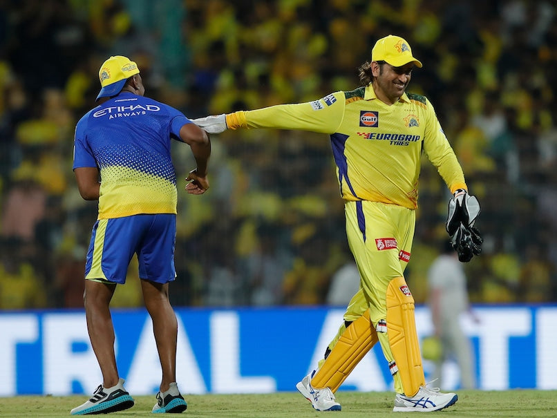 CSK's Gaikwad Impresses as Batting Coach Hussey Praises Leadership