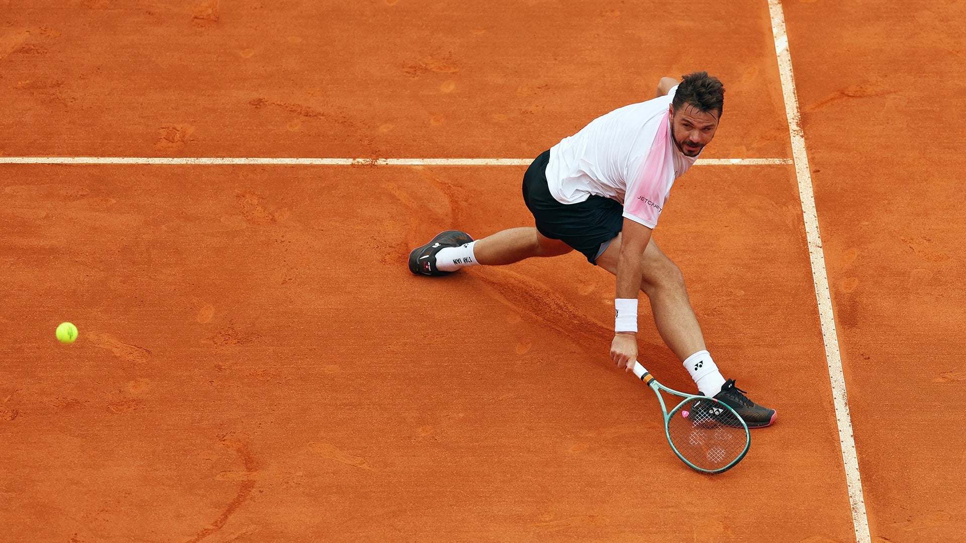 Veterans Clash and Rising Stars Emerge at French Open