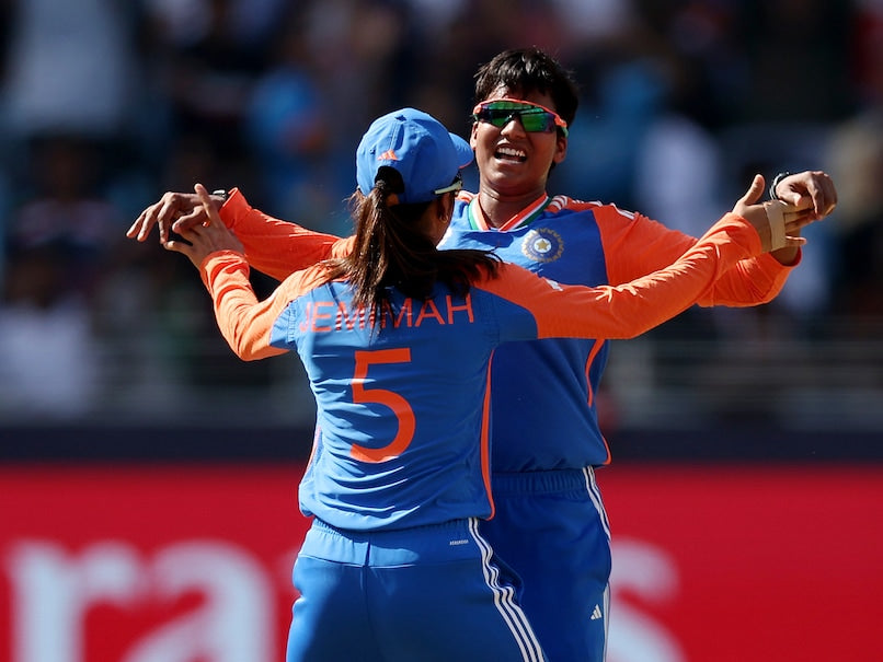 India's Women Cricketers Outsmart New Zealand in ODI Opener with Clever Run-Out