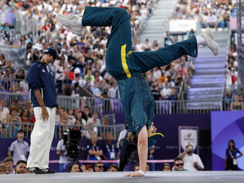 Australian Breakdancer Raygun Gunn's Unique Performance Sparks Social Media Frenzy