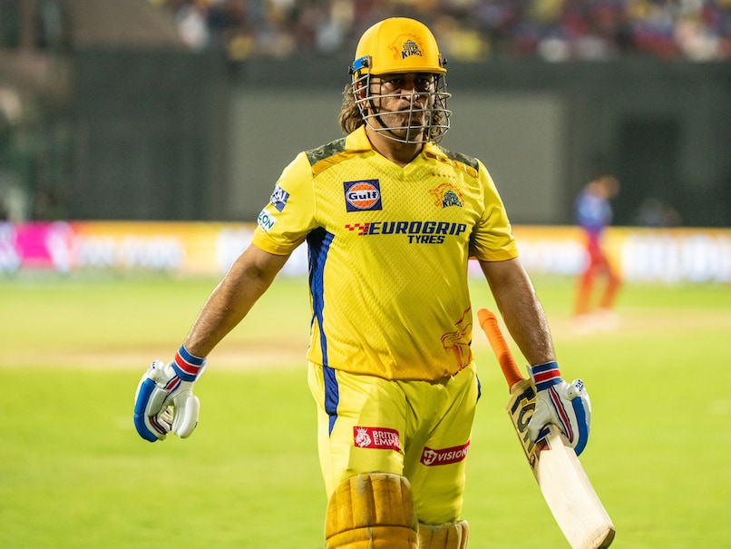 IPL Governing Body's Decision to Allow Dhoni as 'Uncapped' Player Endorsed by Dinesh Karthik