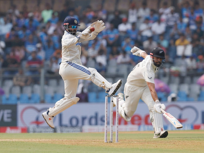 Rishabh Pant's Missed Run-Out Opportunity Draws Criticism from Dinesh Karthik