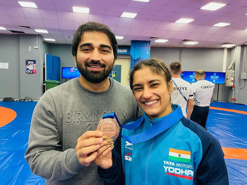 Vinesh Phogat Receives Grand Welcome Despite Olympic Disqualification