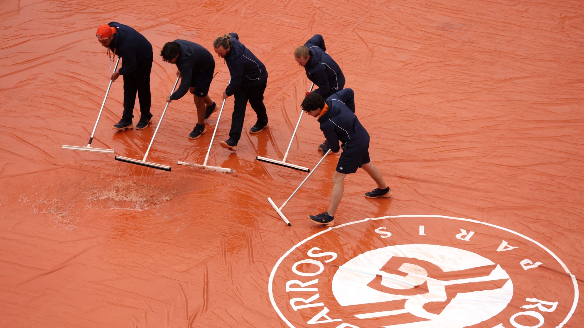 Rain-Soaked Roland Garros Faces Schedule Chaos and Disrupted Play