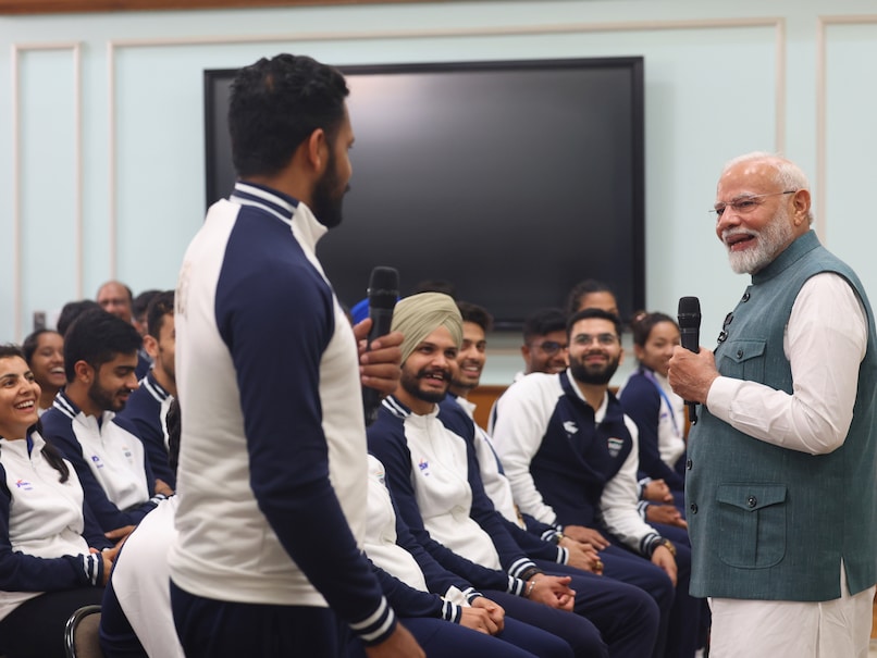 PM Modi Hosts Reception for Indian Olympic Contingent, Praises Athletes' Efforts