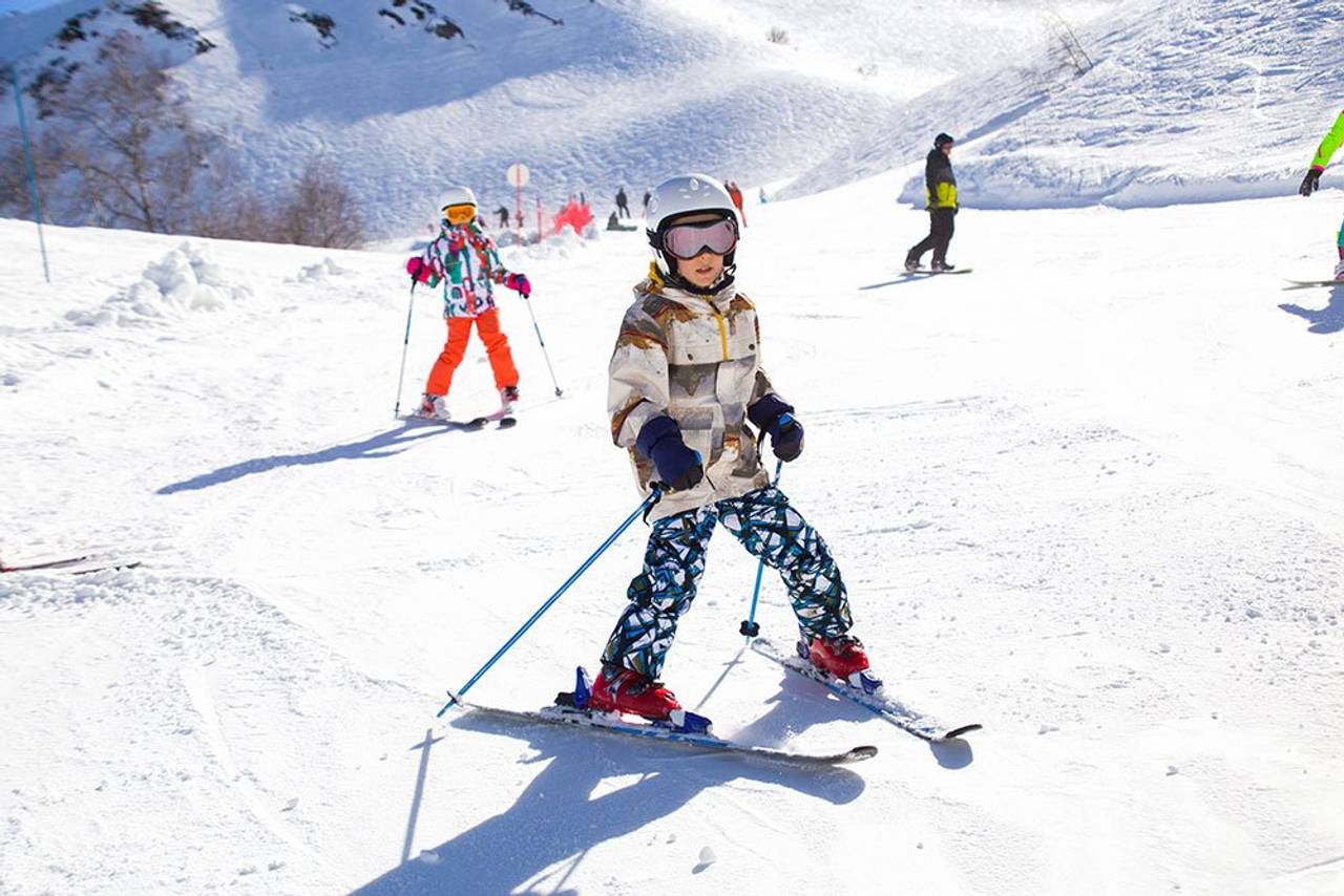Triumph on the Slopes: ACL Injury Recovery in Alpine Skiing Athletes