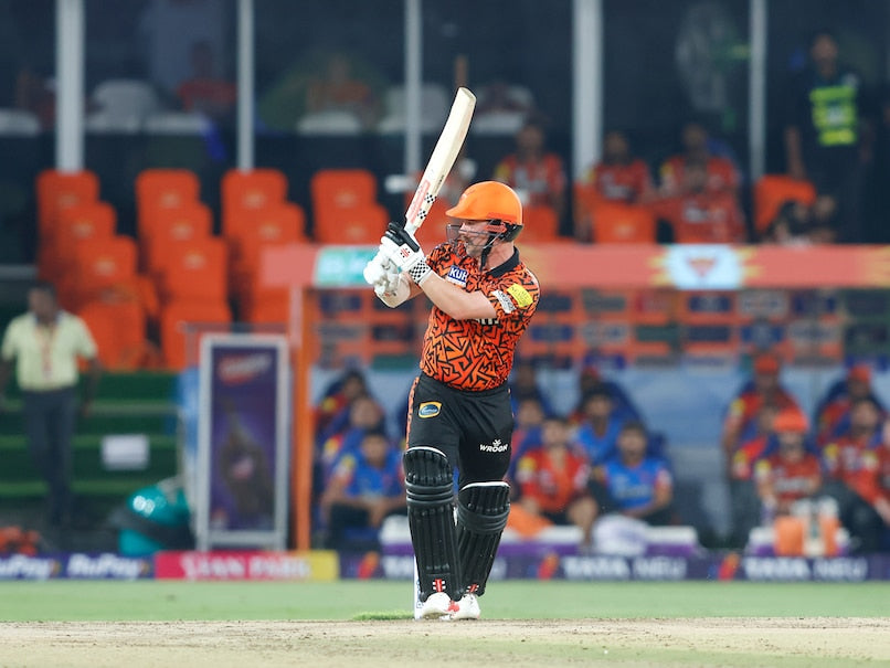 SRH Dominate DC with Solid Batting, Clinical Bowling