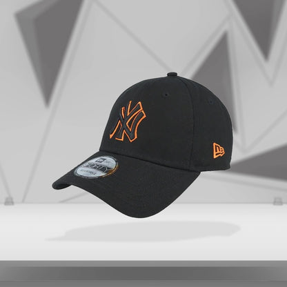 New Era NY Yankees Team Outline Cap - Black