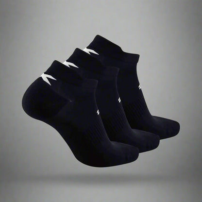 2XU_AnkleSock_3Pack_BlackWhite_Fullimage_Instasport
