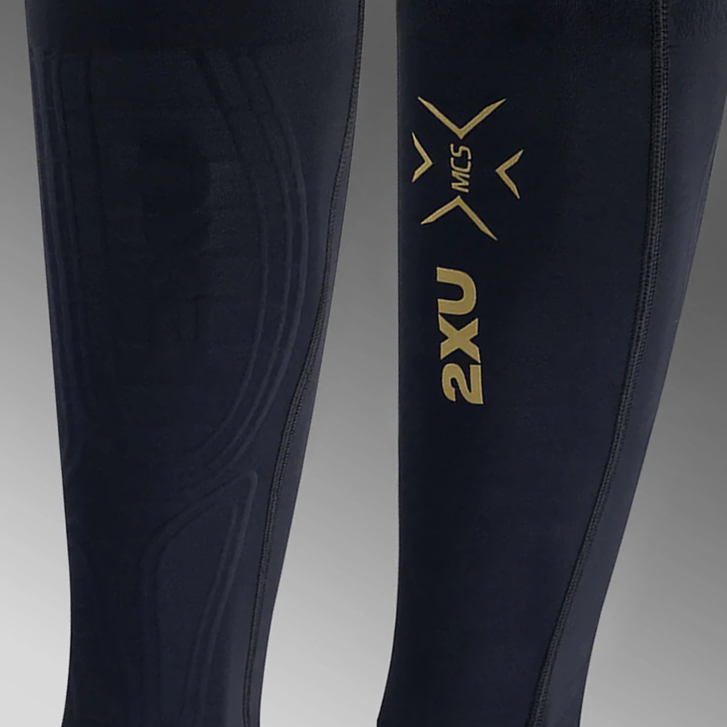 2XU_Elite_MCS_Comp_Calf_Guards_BlackNero_Zoom_Instasport