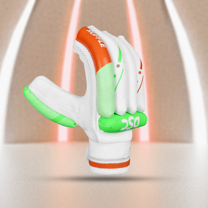 DSC_Ruffle_BattingGloves_Instasport