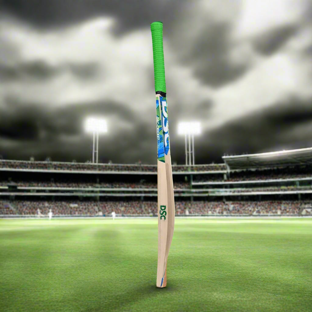 DSC_WildfireFlame_KW_TennisBall_CricketBat_Side_Instasport