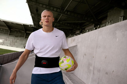 Hyperice_Venom_2_Back_Massage_Wrap_Model_InstaSport