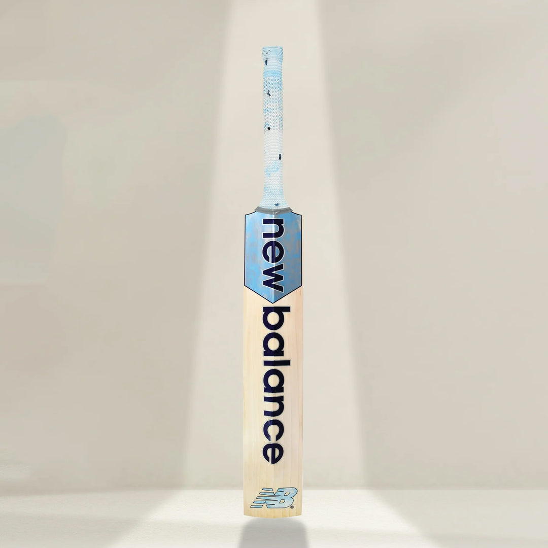 New Balance DC 590 English Willow Cricket Bat with Bat Cover