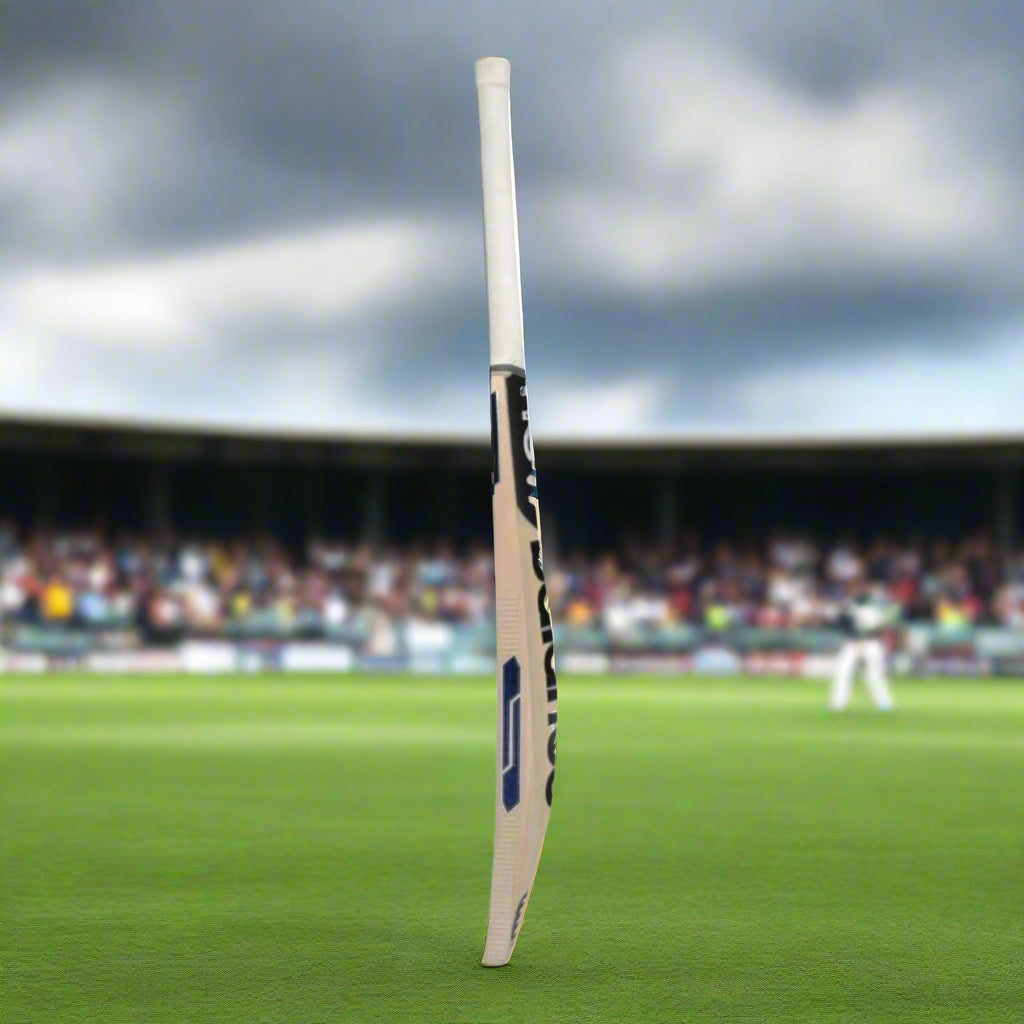 NewBalance_Burn150i_KW_CricketBat_Side_Instasport