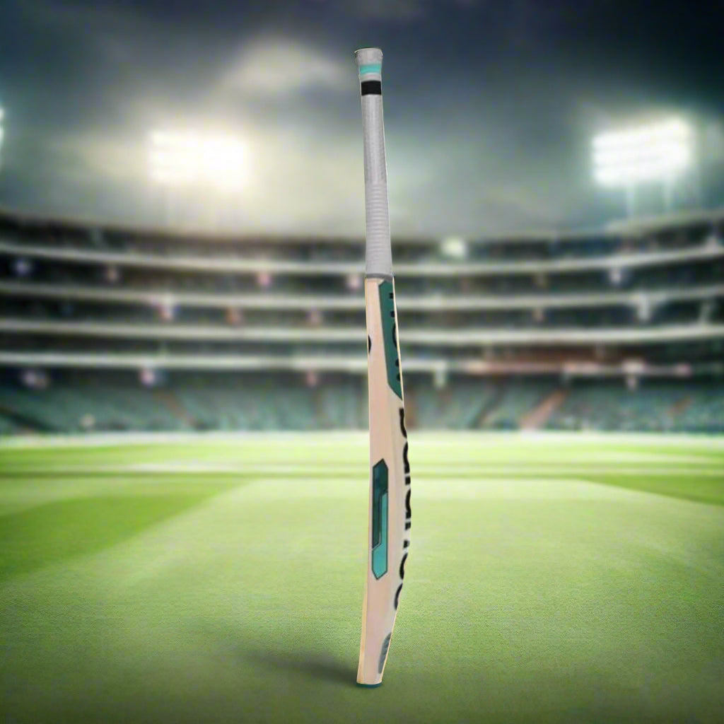 NewBalance_Burn_300iPro_KW_Grade1_CricketBat_Side_Instasport