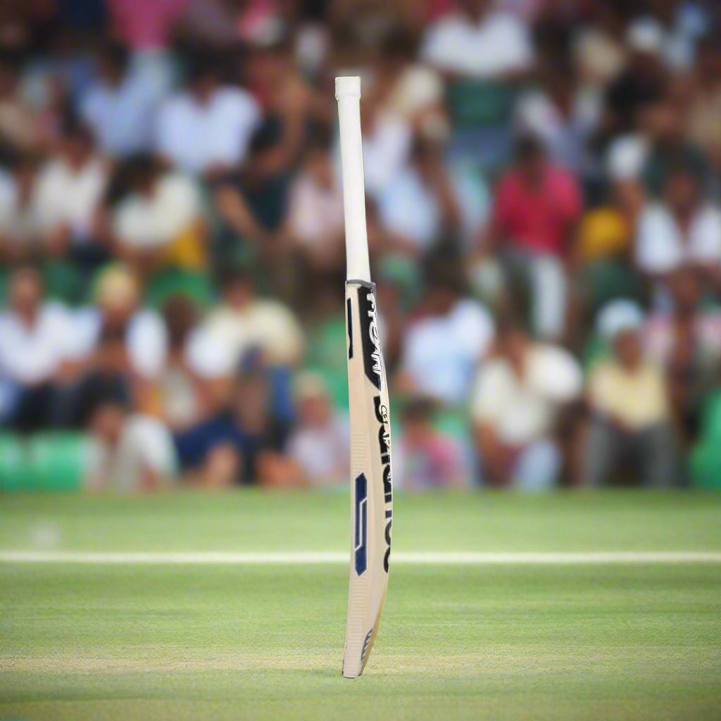 NewBalance_DC200i_KW_Grade_3_CricketBat_Side_Instasport