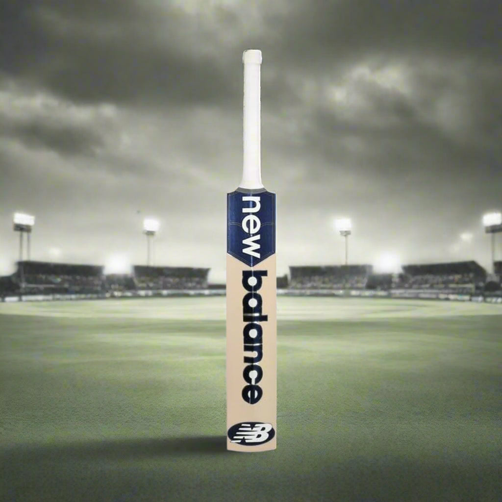 NewBalance_DC_100i_KW_CricketBat_Front_Instasport