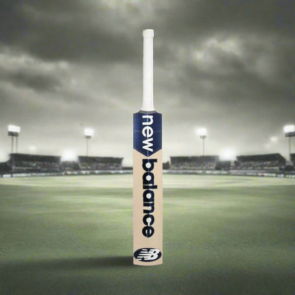 NewBalance_DC_100i_KW_CricketBat_Front_Instasport