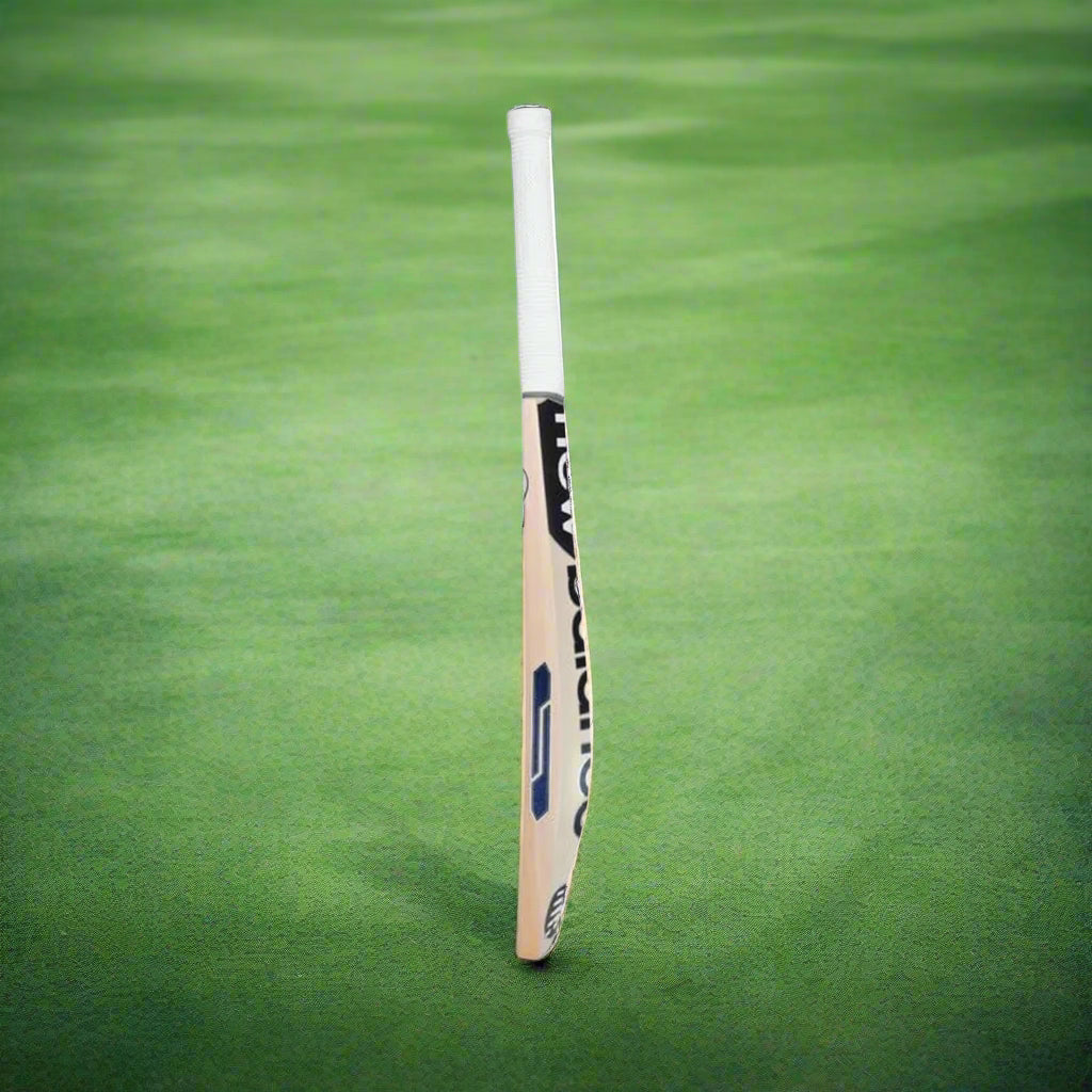 NewBalance_DC_300i_Pro_KW_Grade1_CricketBat_Side_Instasport