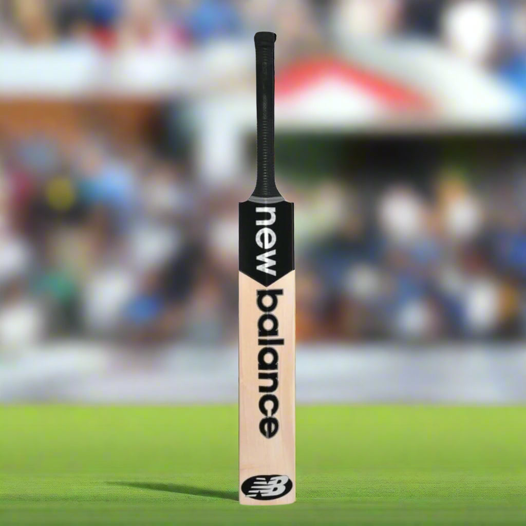 NewBalance_Heritage300i_Max_KW_Grade2_CricketBat_Front_Instasport