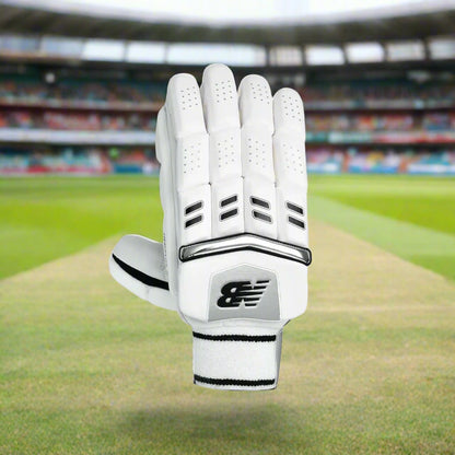 NewBalance_Heritage8i_Cricket_BattingGloves_Front_Instasport