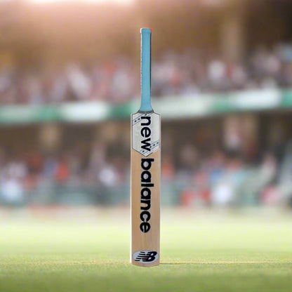 NewBalance_TC200i_KW_Grade3_CricketBat_Front_Instasport