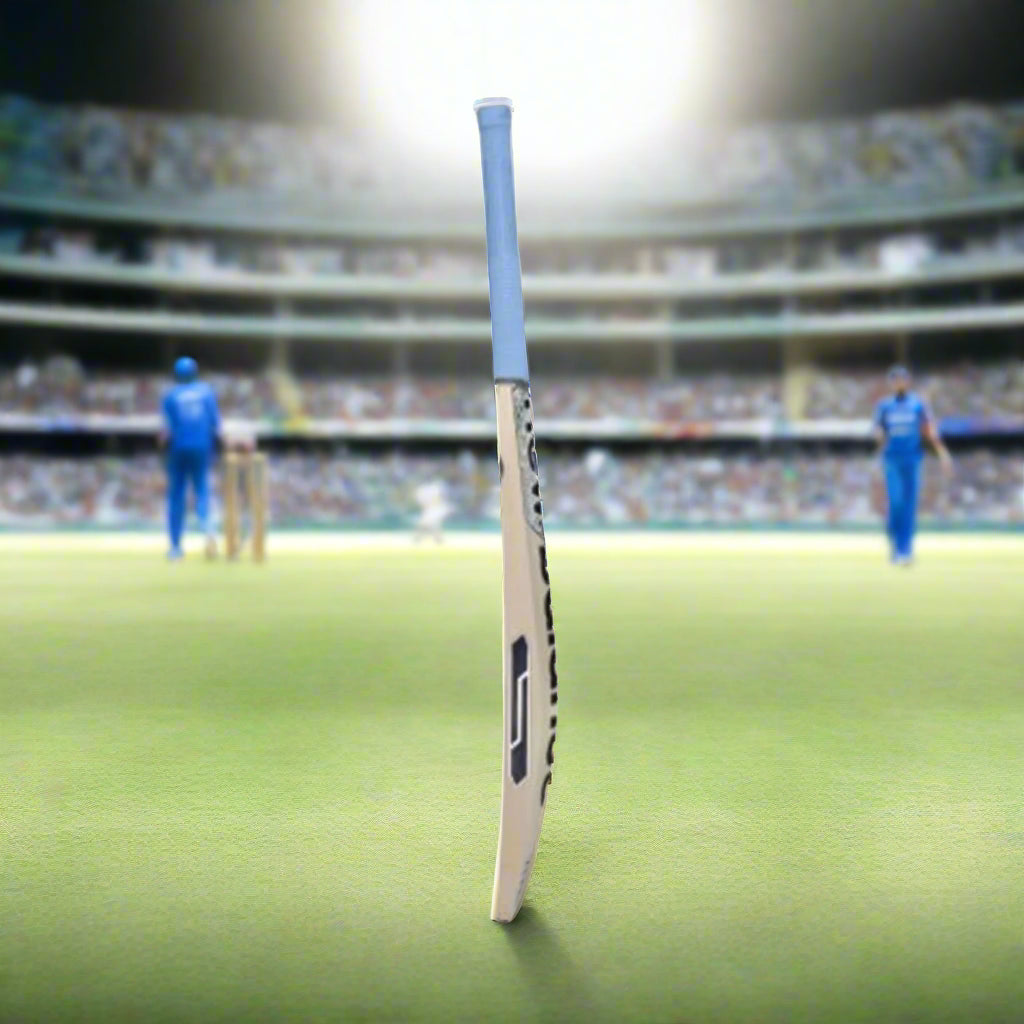 NewBalance_TC_300i_Max_KW_Grade2_CricketBat_Side_Instasport