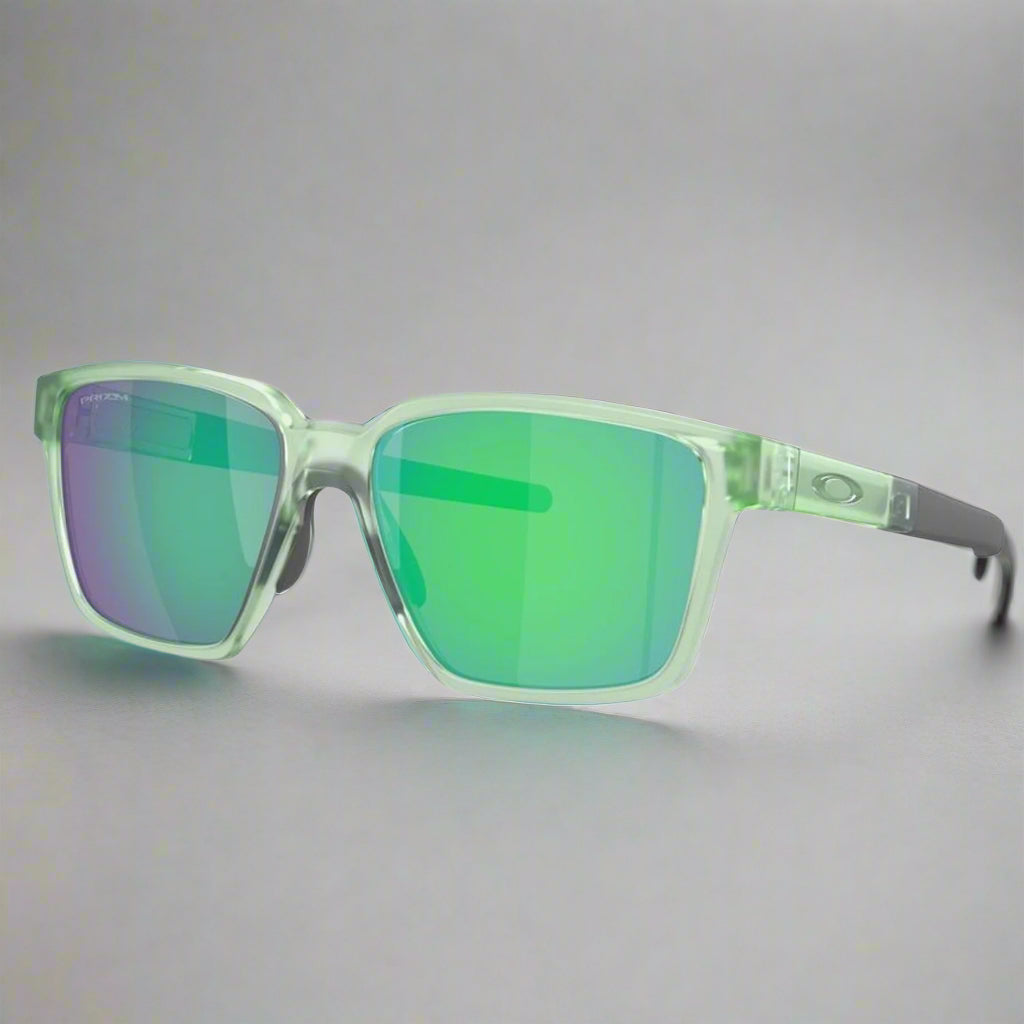 Oakley_Actuator_SQ_Sunglass_MattTransparentJade_PrizmJadeLens_Frontside_Instasport