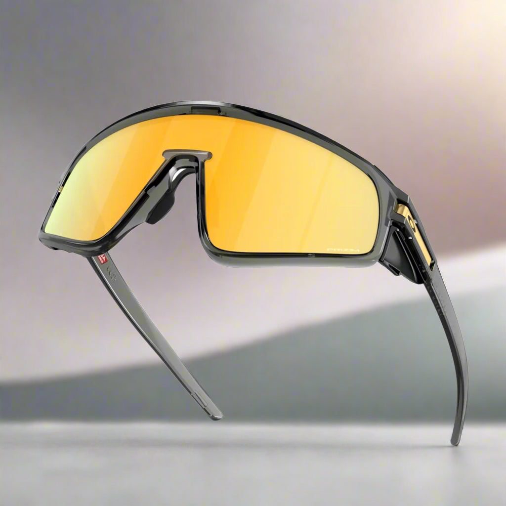 Oakley_Latch_Panel_Sunglass_GreySmoke_Prizm24kLens_Fullview_Instasport