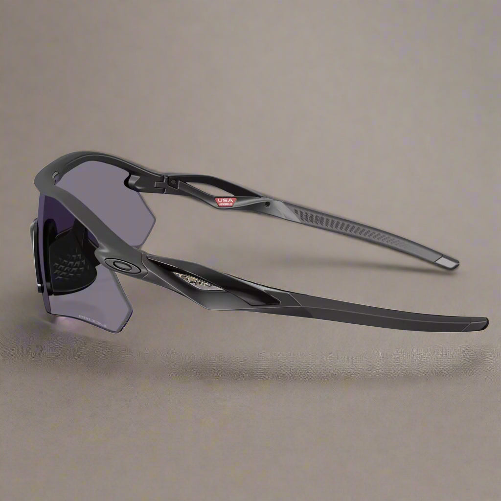 Oakley_Radar_Plate_Sunglass_MatteBlack_PrizmGreyLens_Side_Instasport