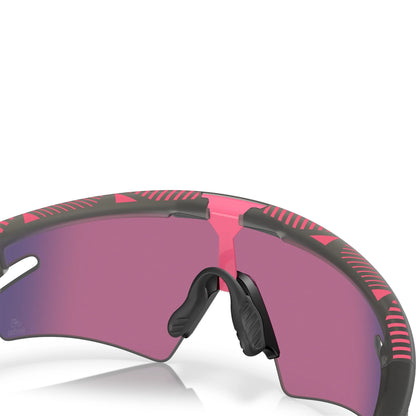 Oakley_Sphaera_Sunglass_SlashGiroGreySmoke_PrizmRoad_Insideview_Instasport