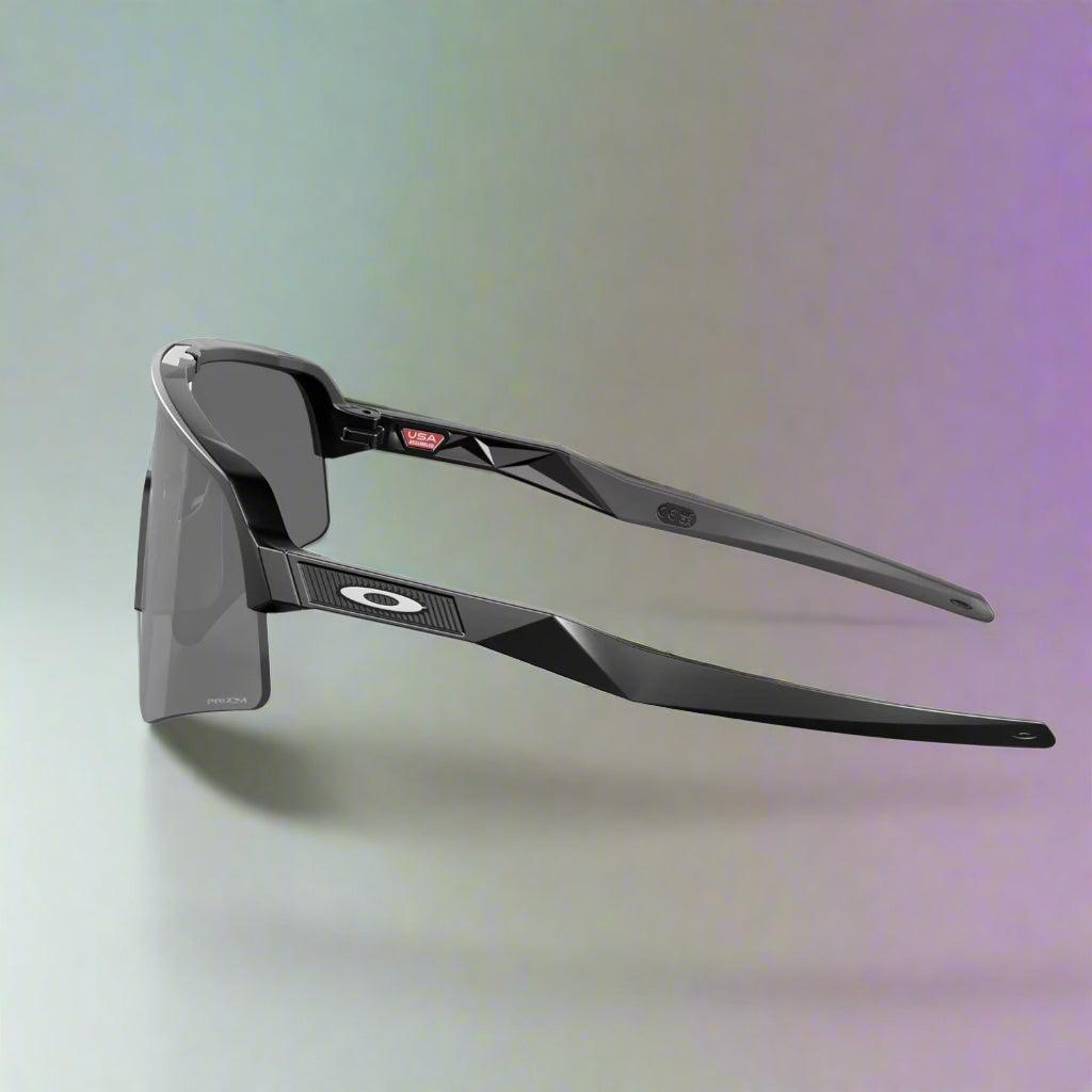 Oakley_Sutrolite_Sweep_MatteBlack_PrizmBlackLens_Sideview_Instasport