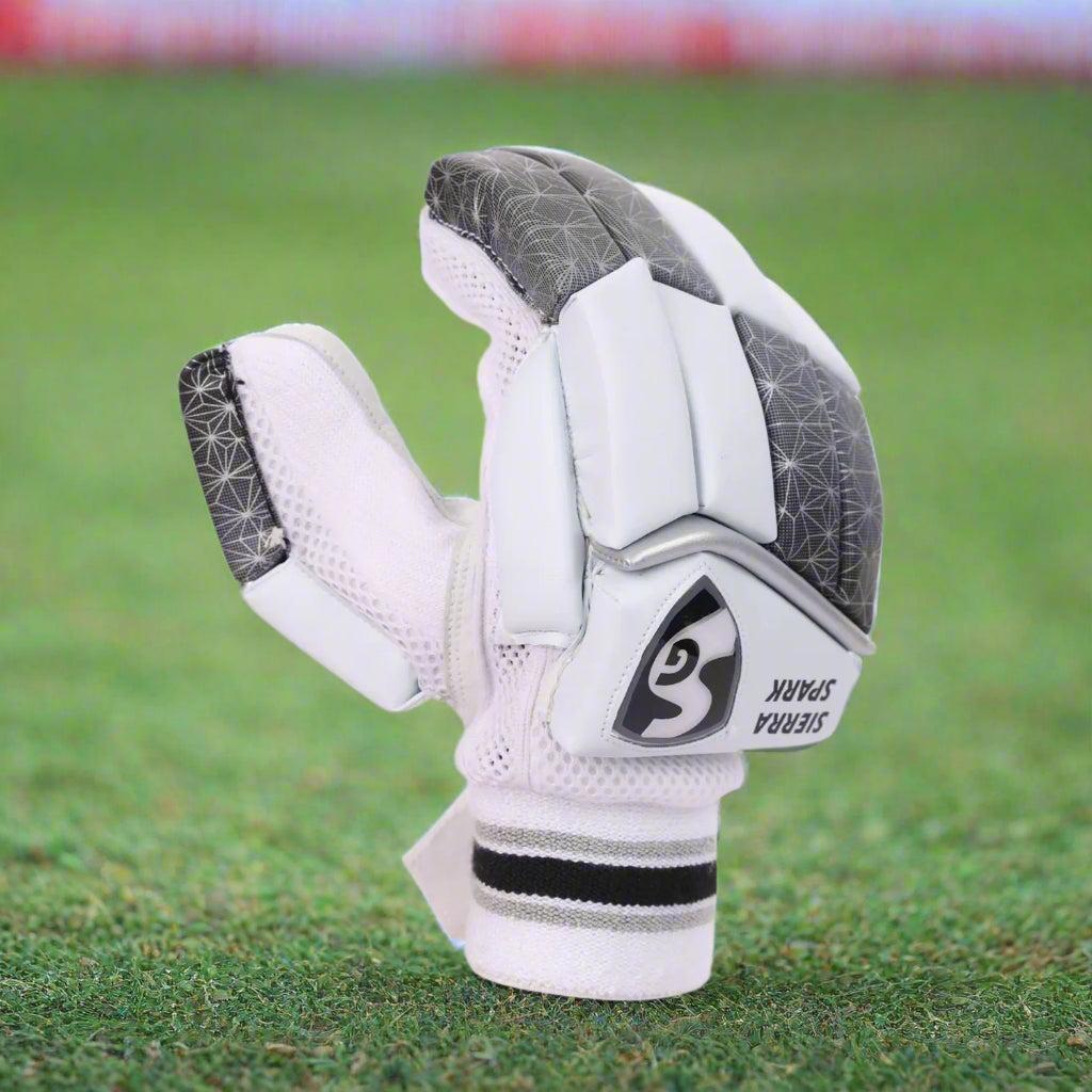 SG_Sierra_Spark_BattingGloves_Front_Instasport